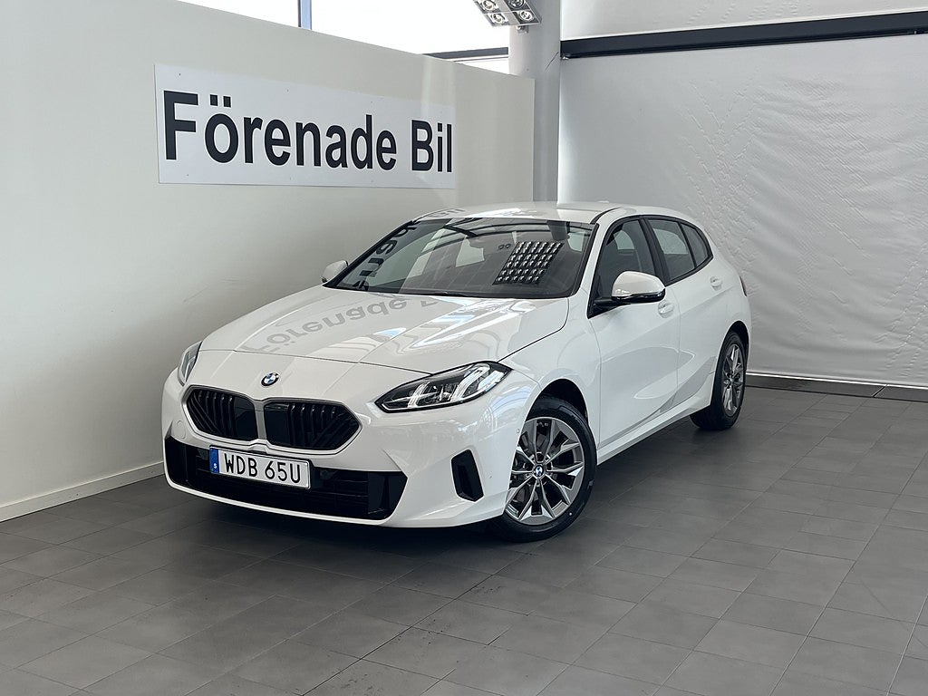 BMW 120 PRIVATLEASING fr. 3.445 kr/mån Auto 17" Rattvärme