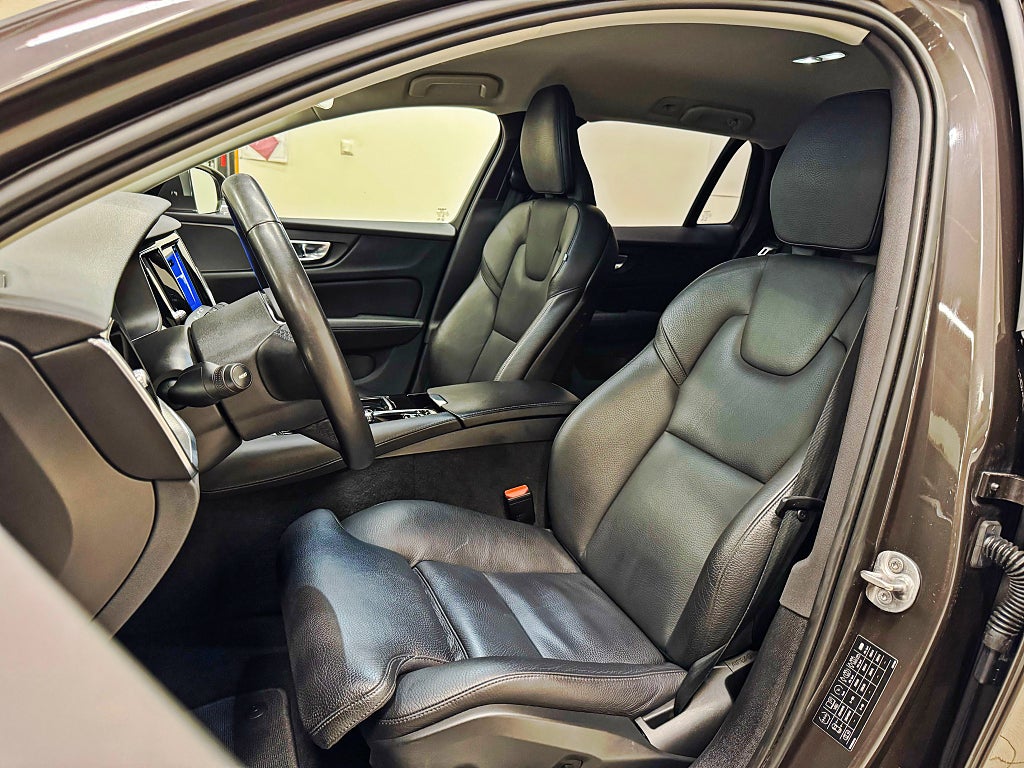 Volvo V60 Recharge T8 AWD Automat 456hk