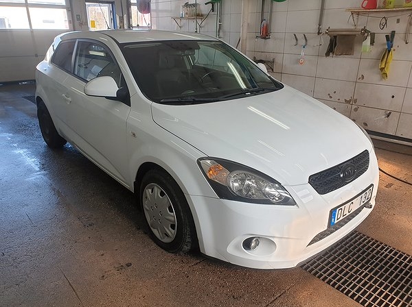 Kia ProCeed 2.0 CRDi 140hk 2008, kuva 3/37