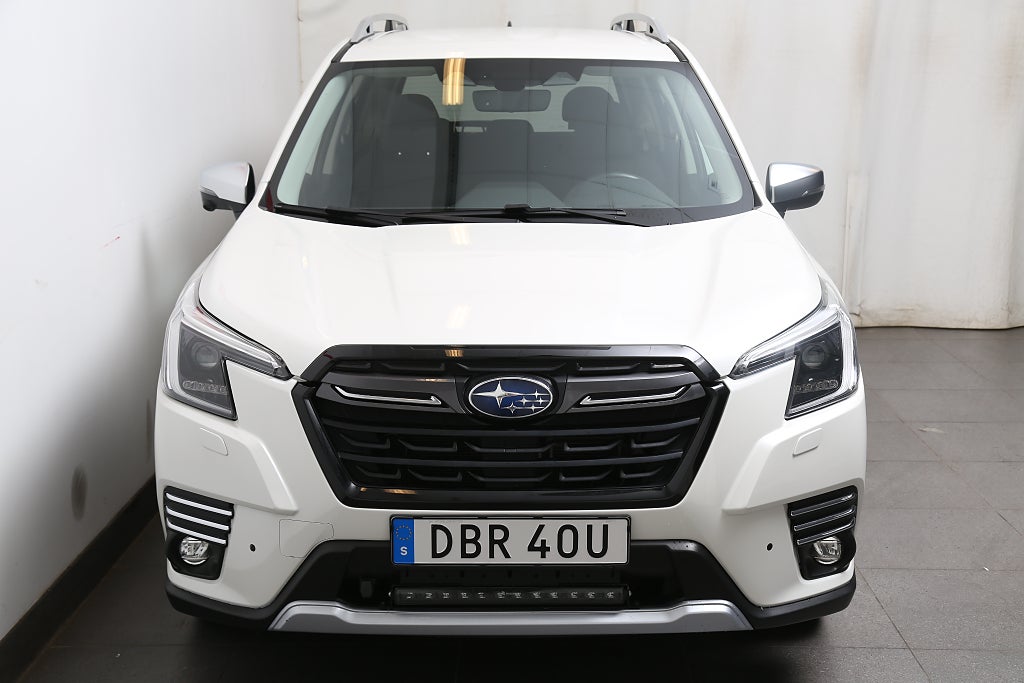 Subaru Forester 2,0i e-Boxer XFuel Active AWD Aut Extraljus Motor-v 2024