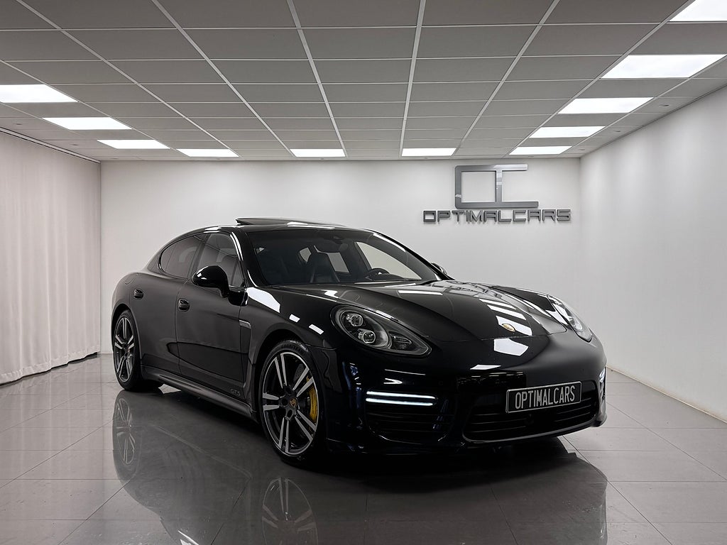 Porsche Panamera 4.8 V8 GTS PDK 4WD Lågmil 1-Ägare 440HK BOSE 