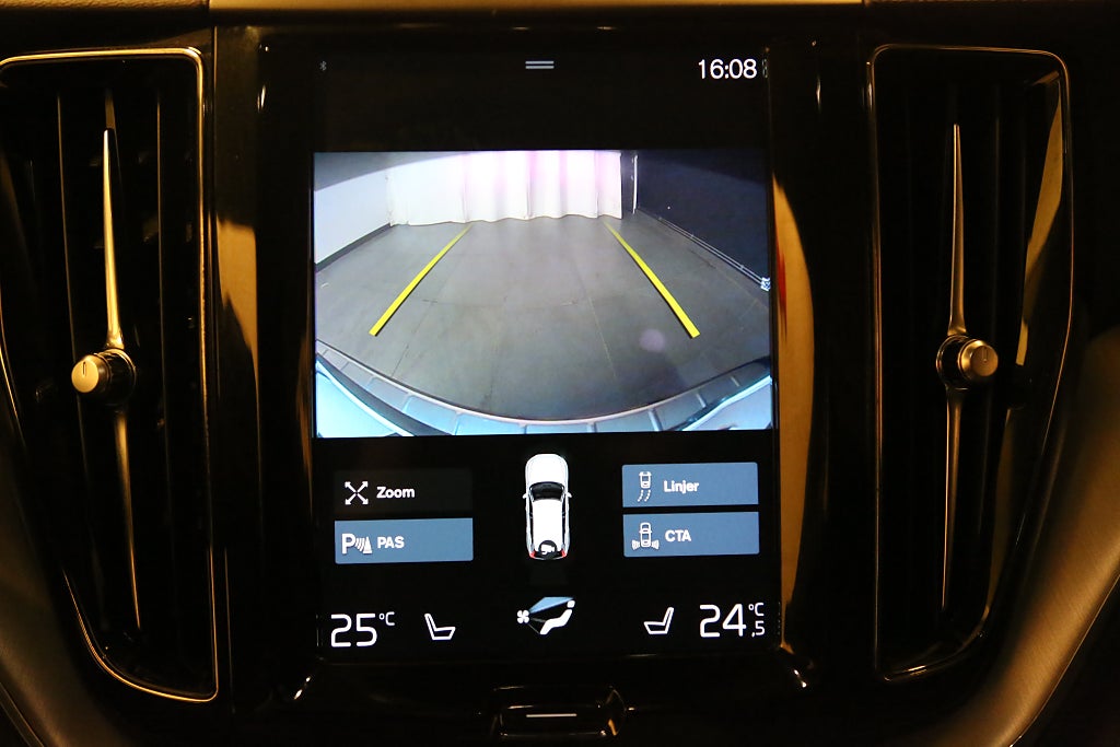 Volvo XC60 B5 Bensin 250hk Momentum Adv SE AWD Kamera Navi Leasbar 2021