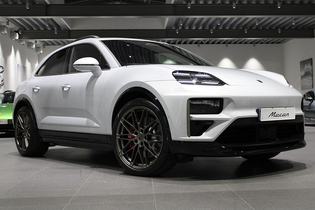 Porsche Macan Turbo Electric