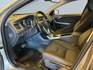 Volvo V60 D4 AWD Geartronic Momentum Drag/MoK-värm/Psens/SoV-Hjul – bild 7