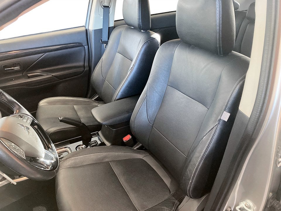 Bild på Mitsubishi Outlander Business 2.0 150hk Aut 4WD - 7-SITS, B-KAMERA