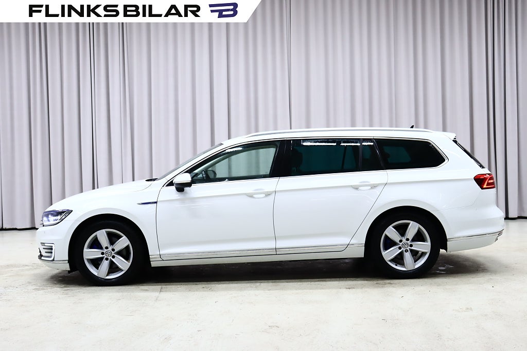 Volkswagen Passat GTE 218HK Executive|Momsbil|Cockpit!