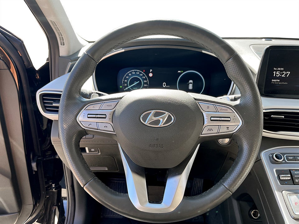 Bild på Hyundai Santa Fe PHEV Advanced 265hk Aut 4WD 7-SITS SKINNKLÄDSEL PANO