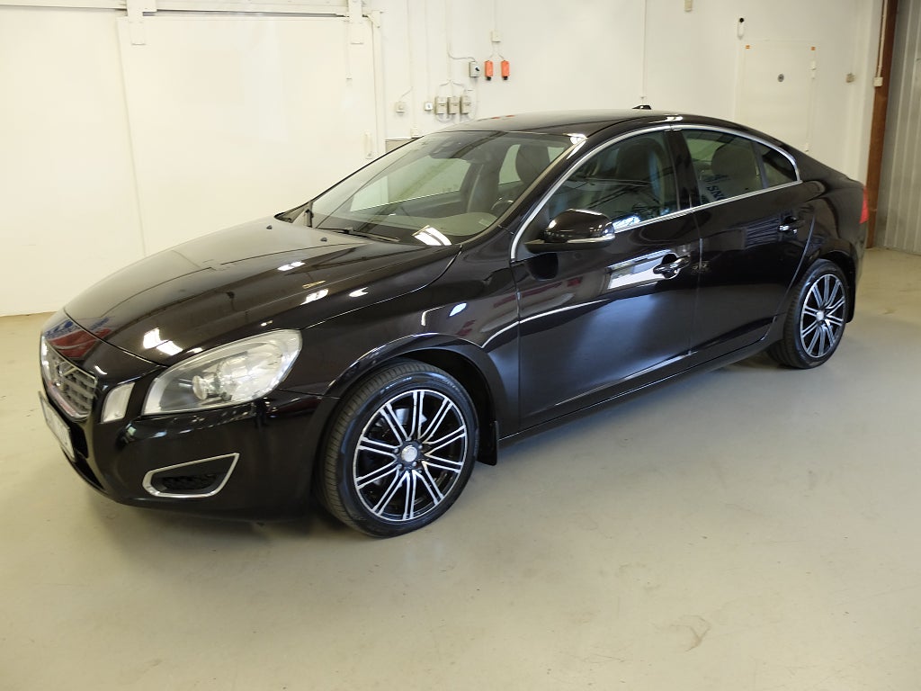 Volvo S60 D3  AUT Summum  Drag S+V hjul NY-bes