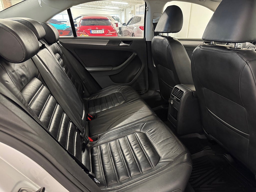 Volkswagen Jetta 2012 - miniatyr 8