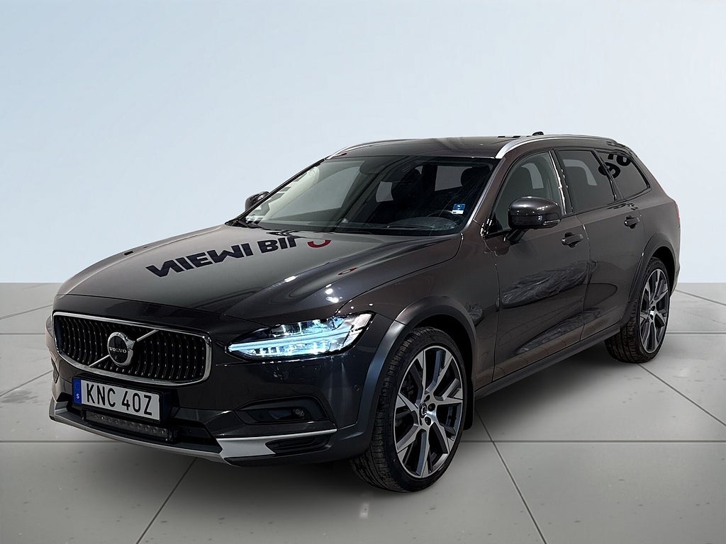 Volvo V90 Cross Country B6 AWD B&W Pano HuD Massage Drag Pvärm 360° S/V-hjul