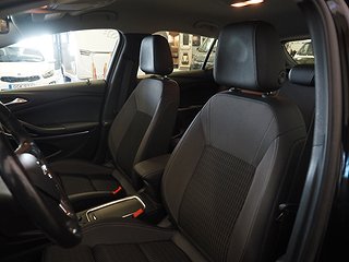 Halvkombi Opel Astra 17 av 19