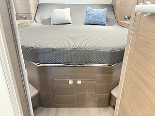 Husbil-halvintegrerad Adria CORAL SUPREME MB 670 DC 17 av 23
