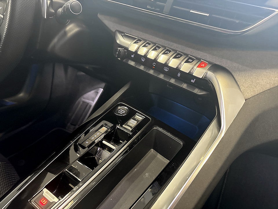 Bild på Peugeot 5008 GT 1.2 PT 130hk Aut 7-SITS B-KAMERA CARPLAY