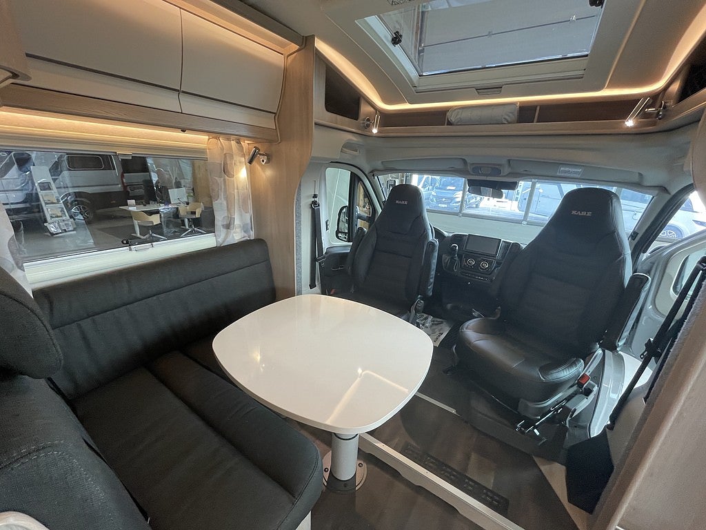 Kabe Classic 740 T / ALDE / Aut 180hk / 4400kg / Ugn / Badrum bak /  - Kabe