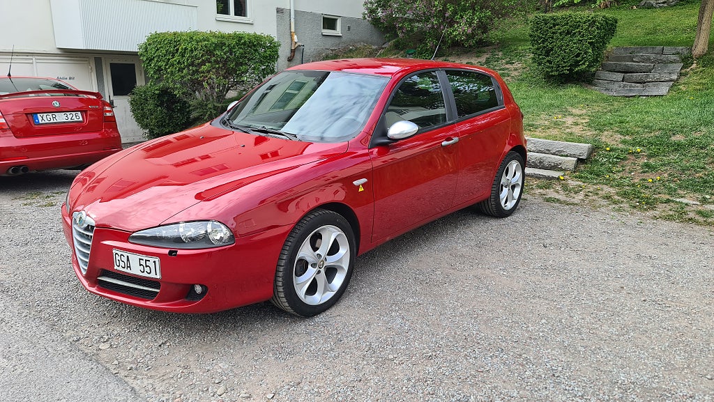 Alfa Romeo 147 5-dörrar 2.0 T.Spark 16V 150 hk Blackline, Progression
