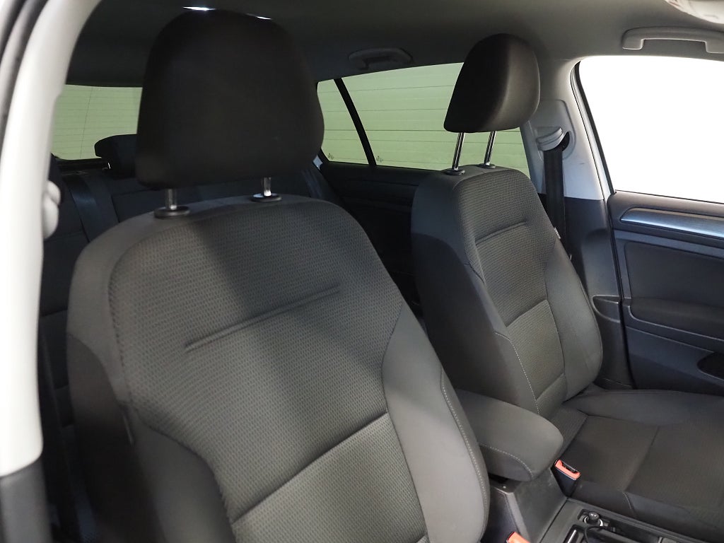 Volkswagen Golf I 5-dörrar 1.0 TSI 115hk Automat Pluspkt Dragkrok P-Sen 2019