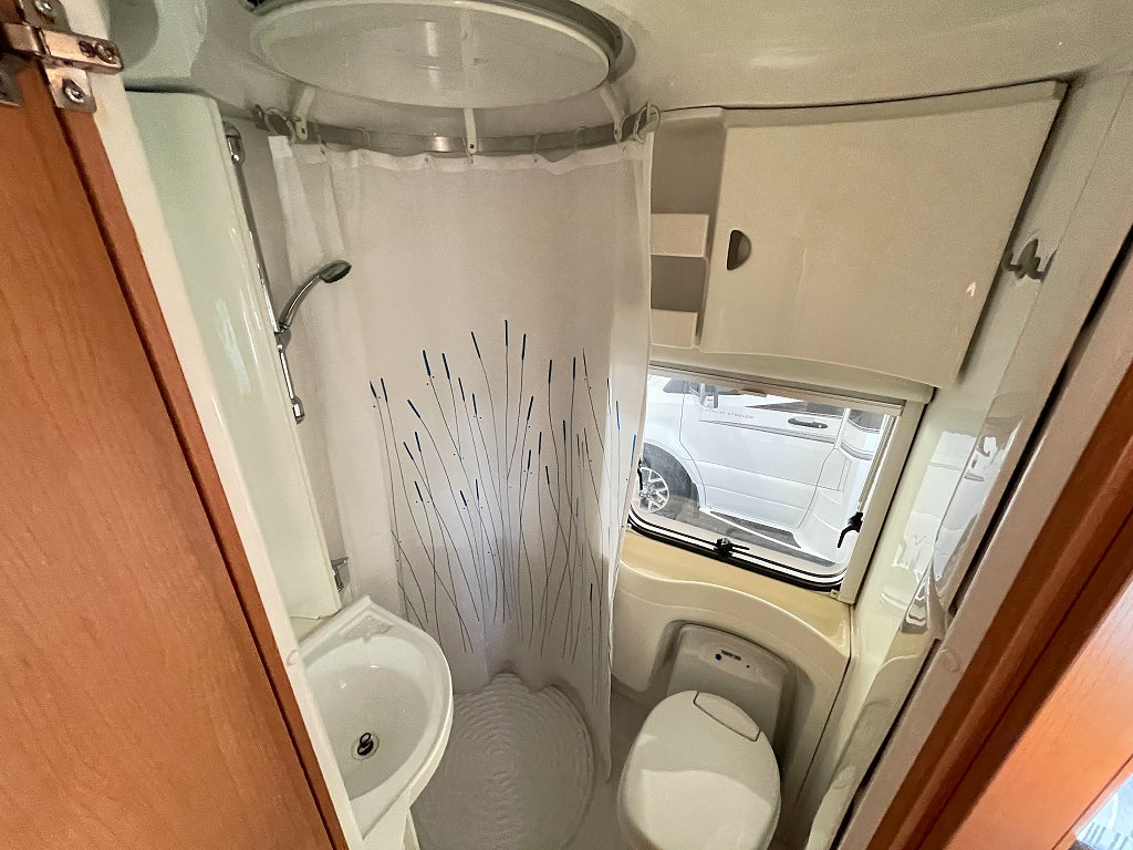 Knaus Sun TI 650 /Dubbla batterier/Fint skick/Kamera/Stödben/4 bältad - Knaus