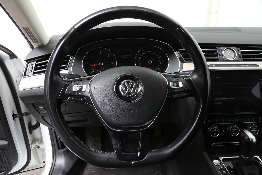 Volkswagen Passat 2,0 TDI 190hk DSG Executive Sportscombi Värmare Drag 2019