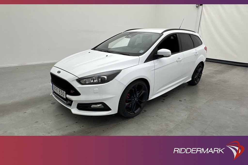 Ford Focus ST Kombi 250hk Sony Kamera Recaro Skinn LED-Ramp