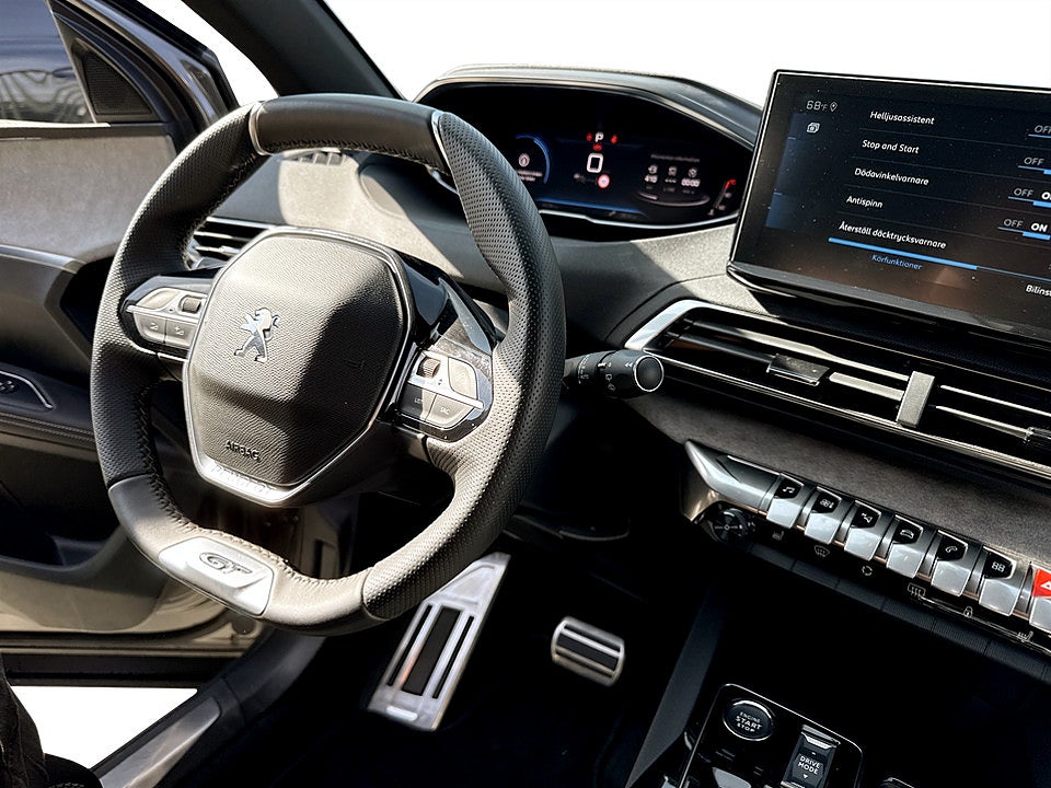 Bild på Peugeot 5008 GT 1.2 PT 130hk Aut 7-SITS B-KAMERA CARPLAY