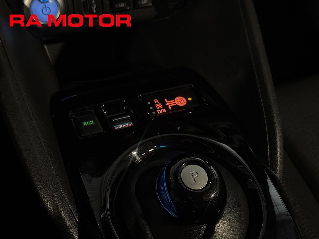 Nissan Leaf N-Connecta 40kWh | Värmepump | 360° Kamera | Moms | Nav 2022