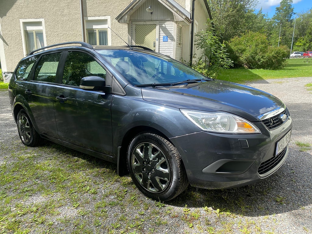 Ford Focus Kombi 1.8 Flexifuel 125hk  NY BESIKTIGAD