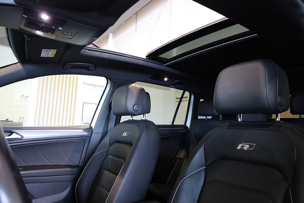 Volkswagen Tiguan 2.0 TSI 4M AUT R-Line Pano Cockpit Dynaudio Värmare Dra 2019