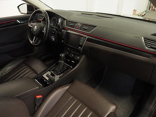 Halvkombi Skoda Superb 12 av 27