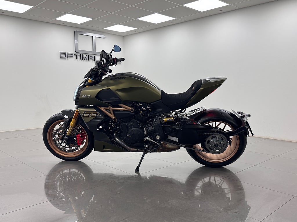 Ducati Diavel 1260 Lamborghini Limited 1/630 2021 - miniatyr 7