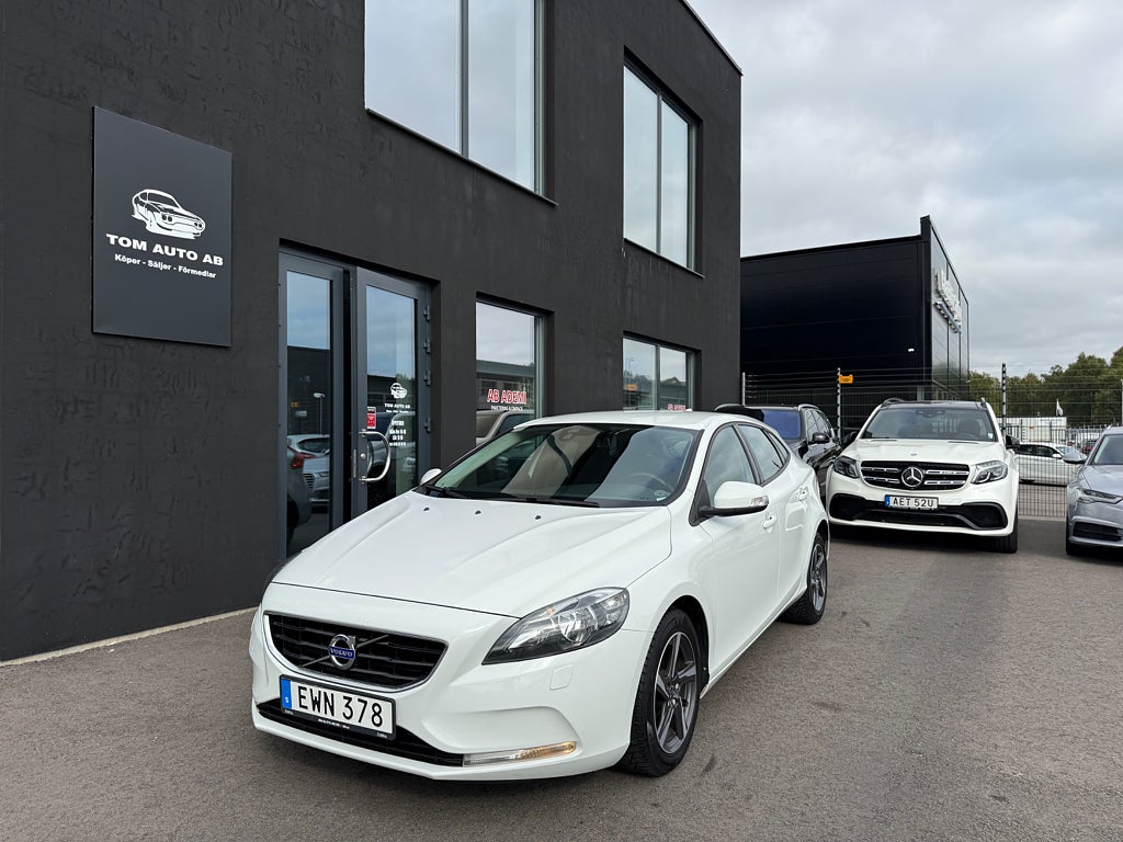 Volvo V40 T2 Kinetic Ny Servad Ny Kamrem Lågmil 