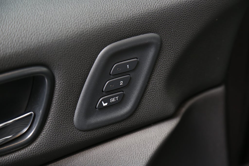 Honda CR-V 2,0 i-VTEC 155hk Executive Aut Skinn Panorama Drag 2015