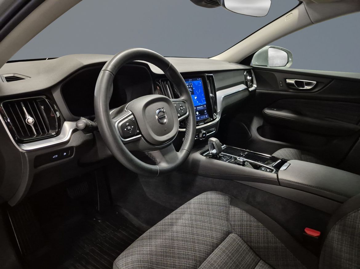 Volvo V60 Recharge T6 AWD Core Bright 2024, kuva 5/50