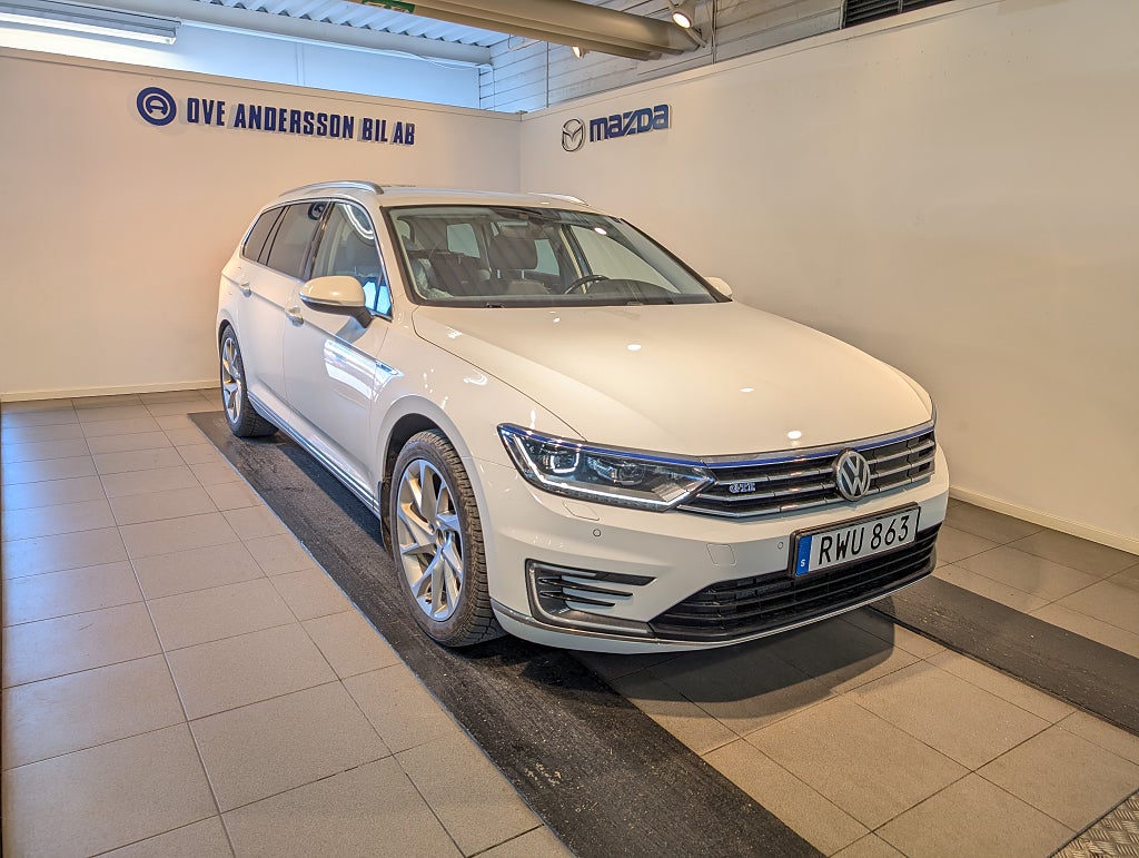 Volkswagen Passat SC GTE 1.4 TSI Executive (218) Dragkrok|Backkamera