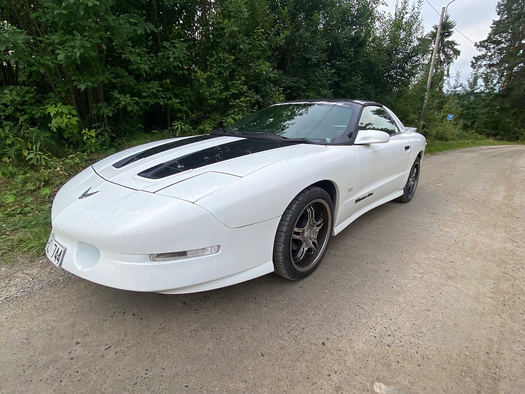 Pontiac Firebird 5,7 V8 SFI AUT -NyBes- *Vit-Svart/Targa/18"-Fälgar*