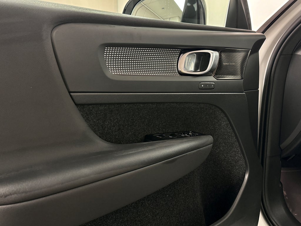 Volvo XC40 2022 - miniatyr 10