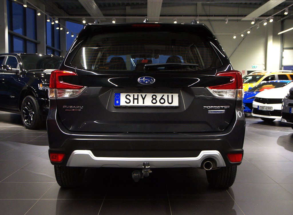 Subaru Forester e-Boxer Base Drag B-kamera Carplay
