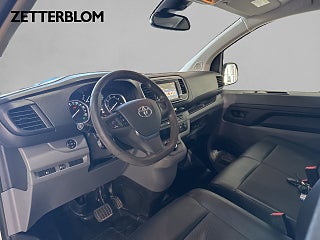 Sedan Toyota Proace 8 av 14