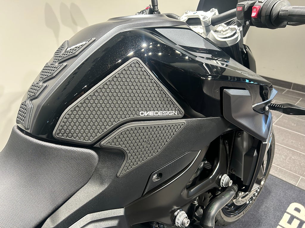 BMW F900R /Service Inclusive/Dynamic/Motorspoiler/149 mil