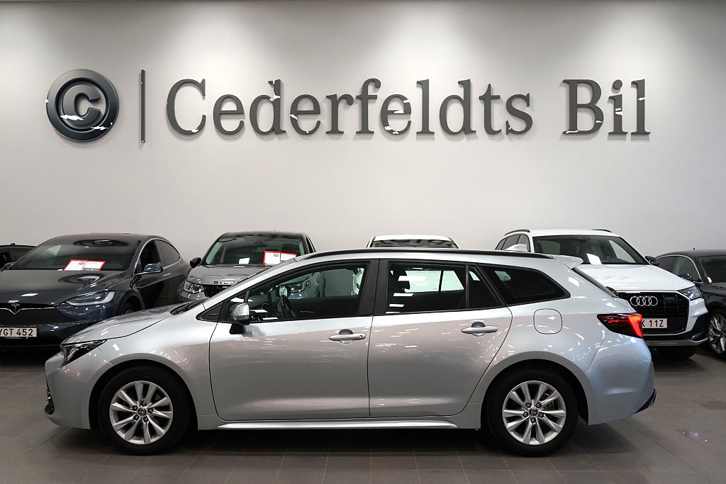 Toyota Corolla Touring Sports Hybrid e-CVT Nyserv V-hjul *MOMS* 140hk