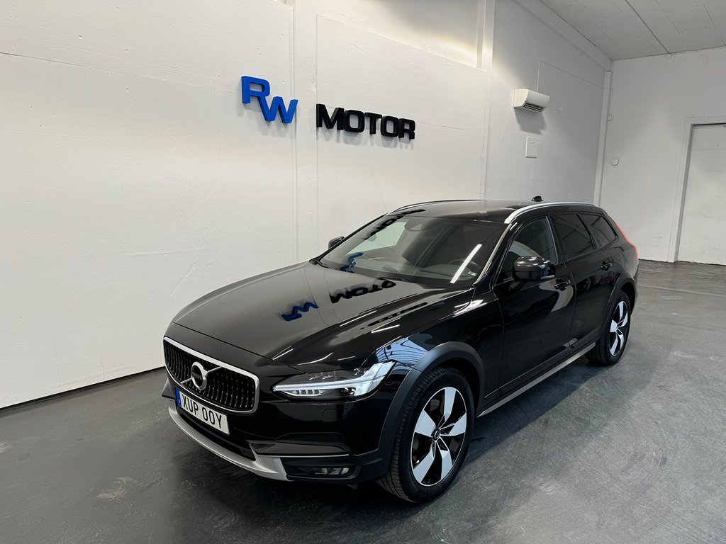 Volvo V90 Cross Country D5 AWD 240hk Momentum VOC Drag B-kam