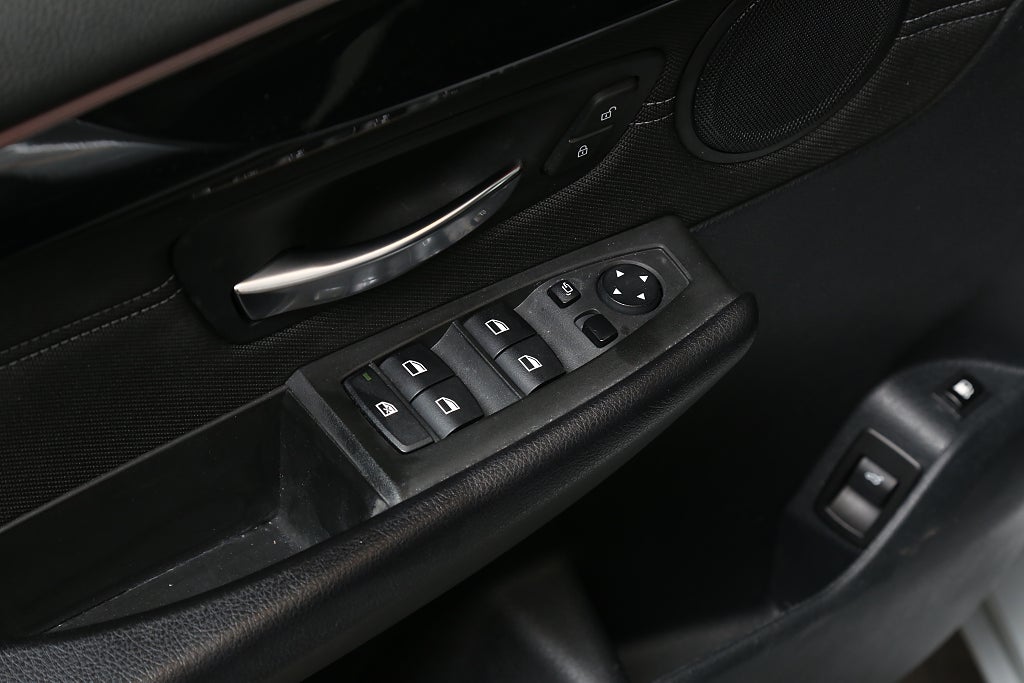 BMW 225xe Active Tourer Sport line 224hk Aut AWD HuD Navi Pano 2017