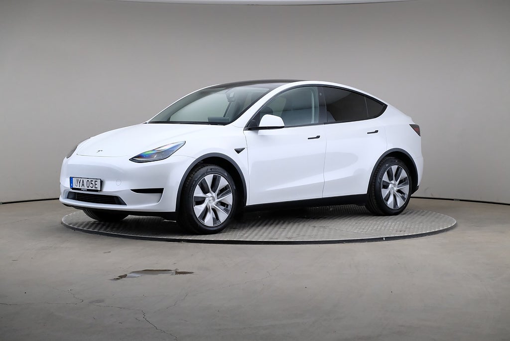 Tesla Model Y Standard Range 299hk RWD Drag