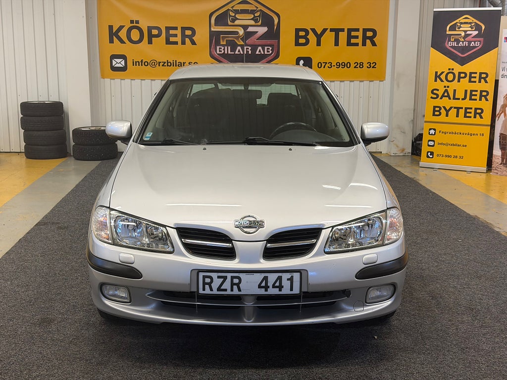 Nissan Almera 5-dörrar 1.8
