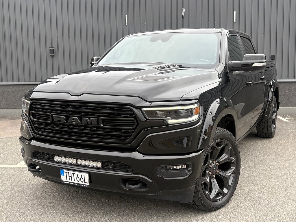 Dodge Ram 1500 Crew Cab | 5.7 V8 | Limited Night | Breddare | Moms | 