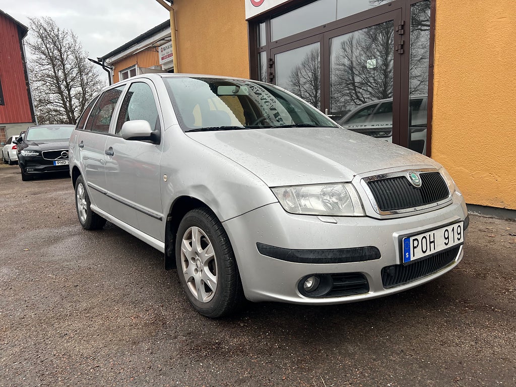Skoda Fabia Kombi 1.4,80hk,1 Brukare,Bes/Avb:-302 kr / mån