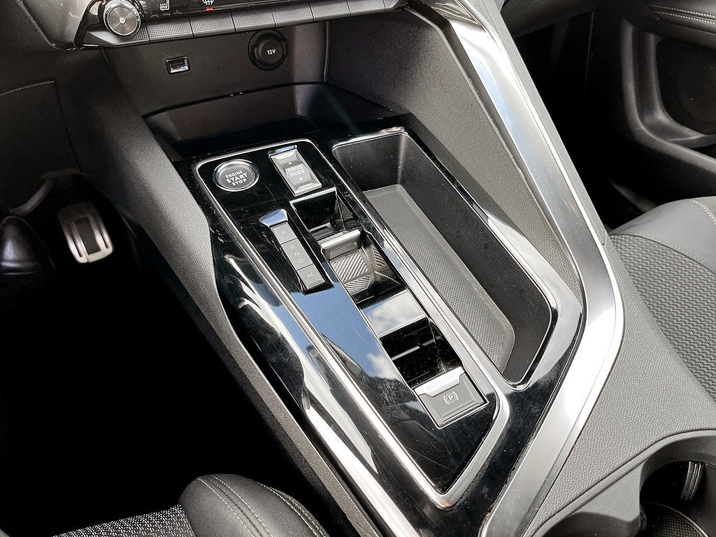 Bild på Peugeot 3008 GT 1.2 PT 130hk Aut - B-KAMERA, CARPLAY