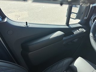 Transportbil - Skåp Mercedes-Benz Sprinter 20 av 37