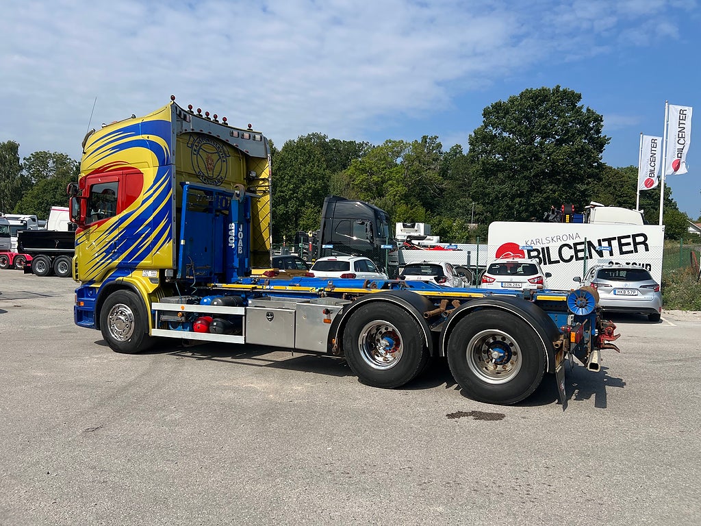 Scania R560 V8 6x4 Tandem, Lastväxlare