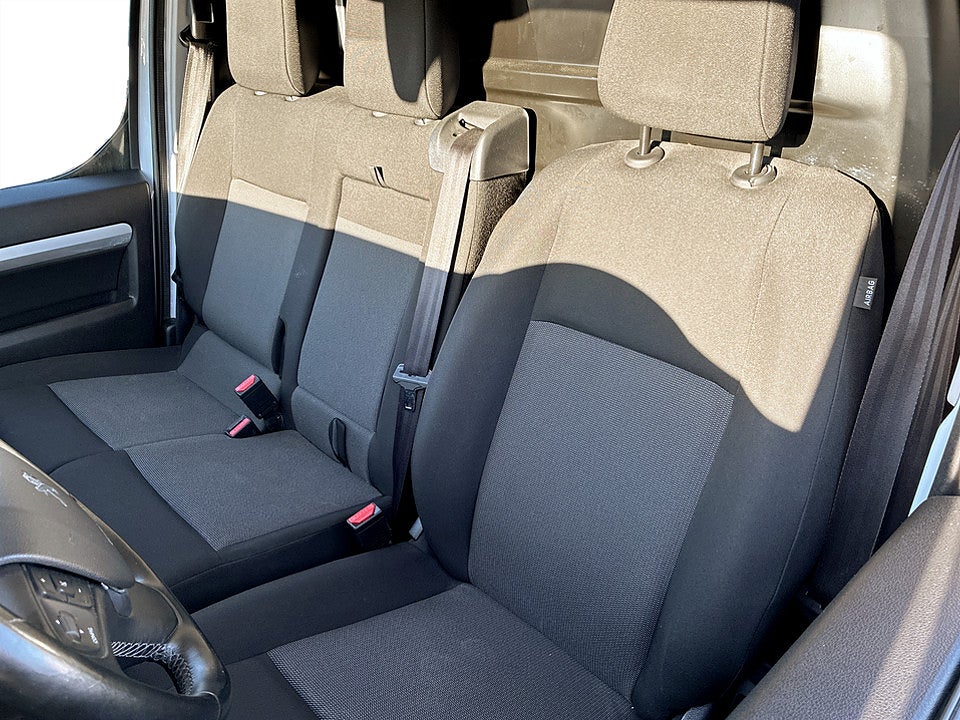 Bild på Peugeot Expert PRO+ 2.0 BlueHDi 145hk Aut L3 BACKKAMERA
