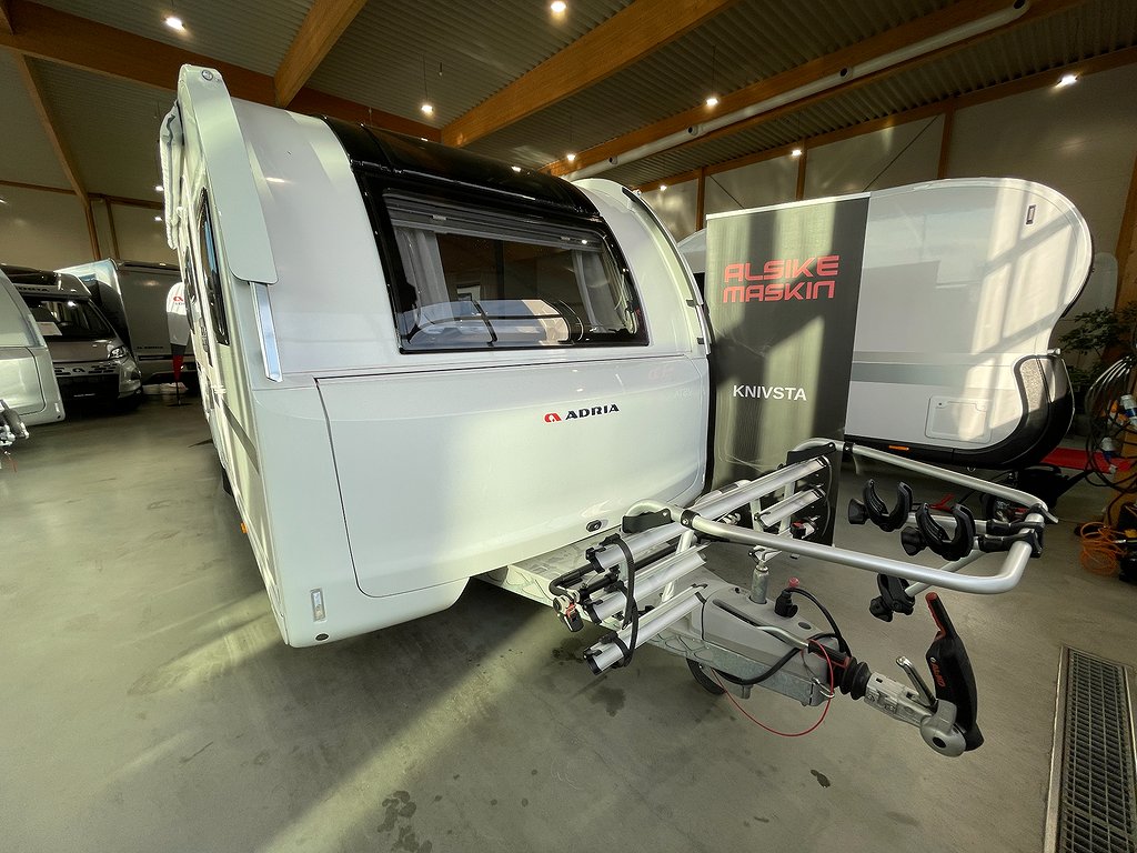 Adria Adora 573PT / Mover / AC / Barnkammare / Markis /  - Adria